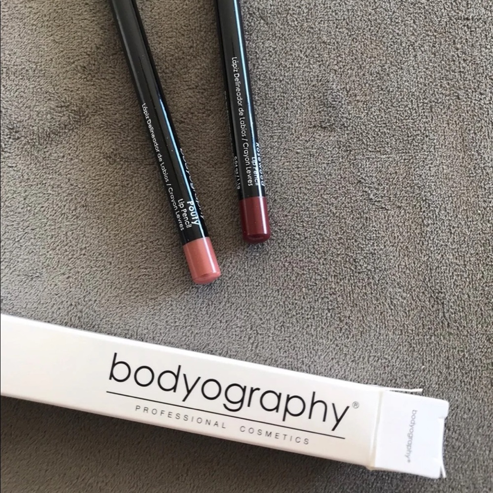 Makeup Bundle - Picture 6 of 9